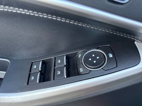 Used 2020 Ford Explorer XLT w/ Equipment Group 202A image 21