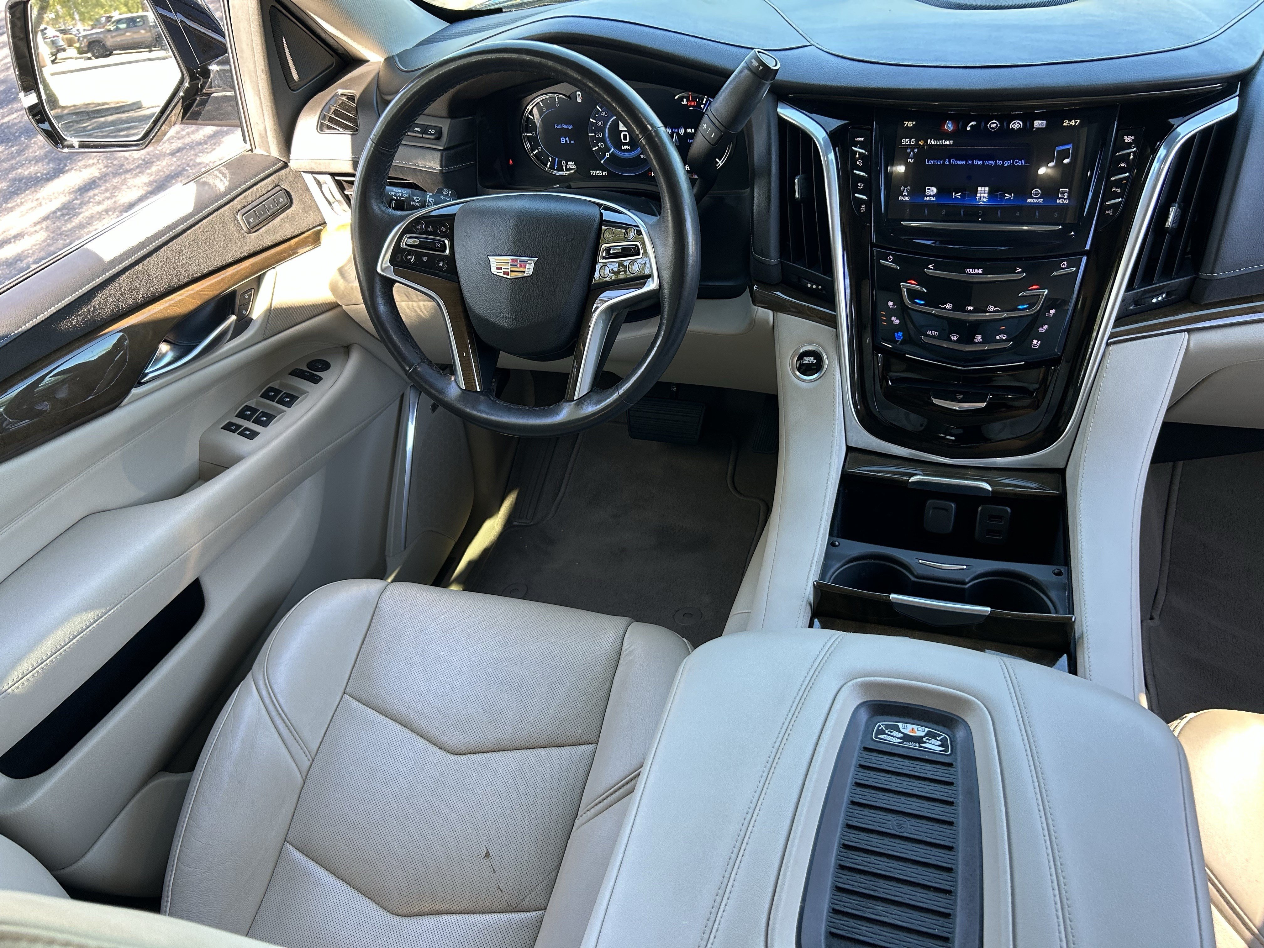 Used 2020 Cadillac Escalade Luxury w/ LPO, Radiant Package AWD/4WD image 13