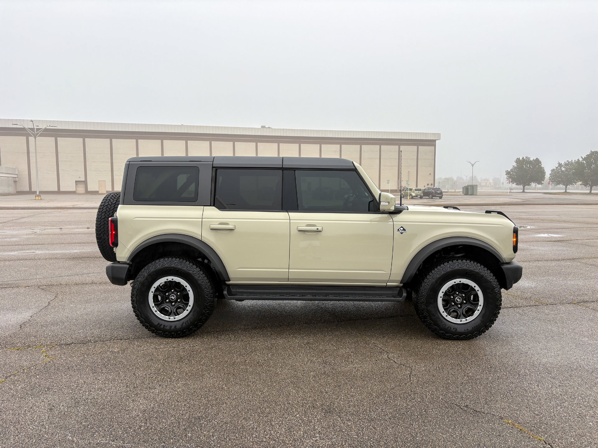 Used 2025 Ford Bronco Outer Banks w/ Sasquatch Package AWD/4WD image 10