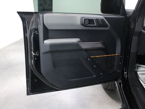 Used 2023 Ford Bronco Badlands image 25