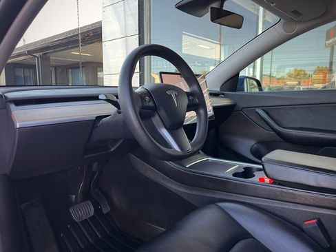 Used 2021 Tesla Model Y Long Range image 38