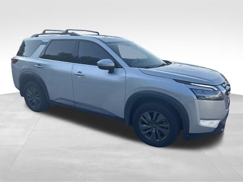 Used 2023 Nissan Pathfinder SV AWD/4WD image 7