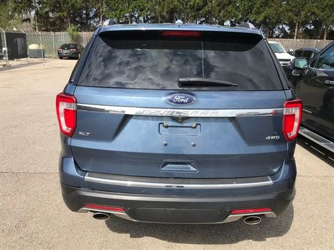 Used 2018 Ford Explorer XLT w/ Equipment Group 201A AWD/4WD image 2