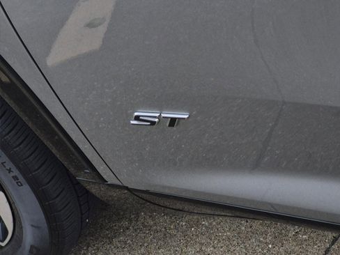 Certified 2025 Buick Enclave Sport Touring w/ Power Package FWD image 11