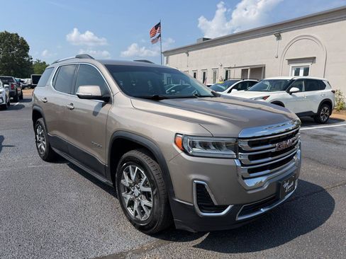 Used 2023 GMC Acadia SLE w/ Driver Convenience Package AWD/4WD image 4