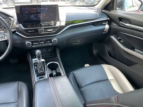 Certified 2024 Nissan Altima 2.5 SR w/ SR Premium Package AWD/4WD image 12