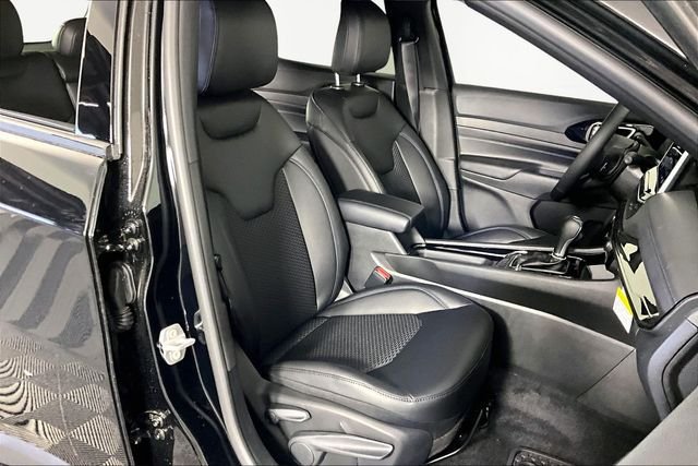 New 2026 Jeep Compass Latitude AWD/4WD image 11