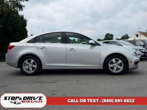 Used 2016 Chevrolet Cruze LT FWD image 4