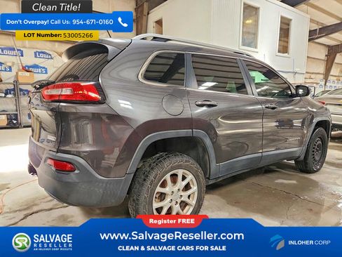 Used 2015 Jeep Cherokee Latitude w/ Cold Weather Group AWD/4WD image 4