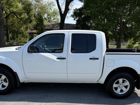 Used 2011 Nissan Frontier SV AWD/4WD image 10