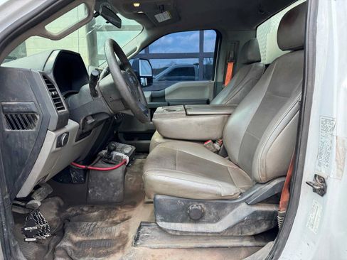 Used 2019 Ford F550 4x4 Regular Cab Super Duty image 4