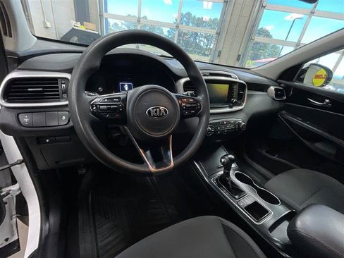 Used 2018 Kia Sorento AWD image 13