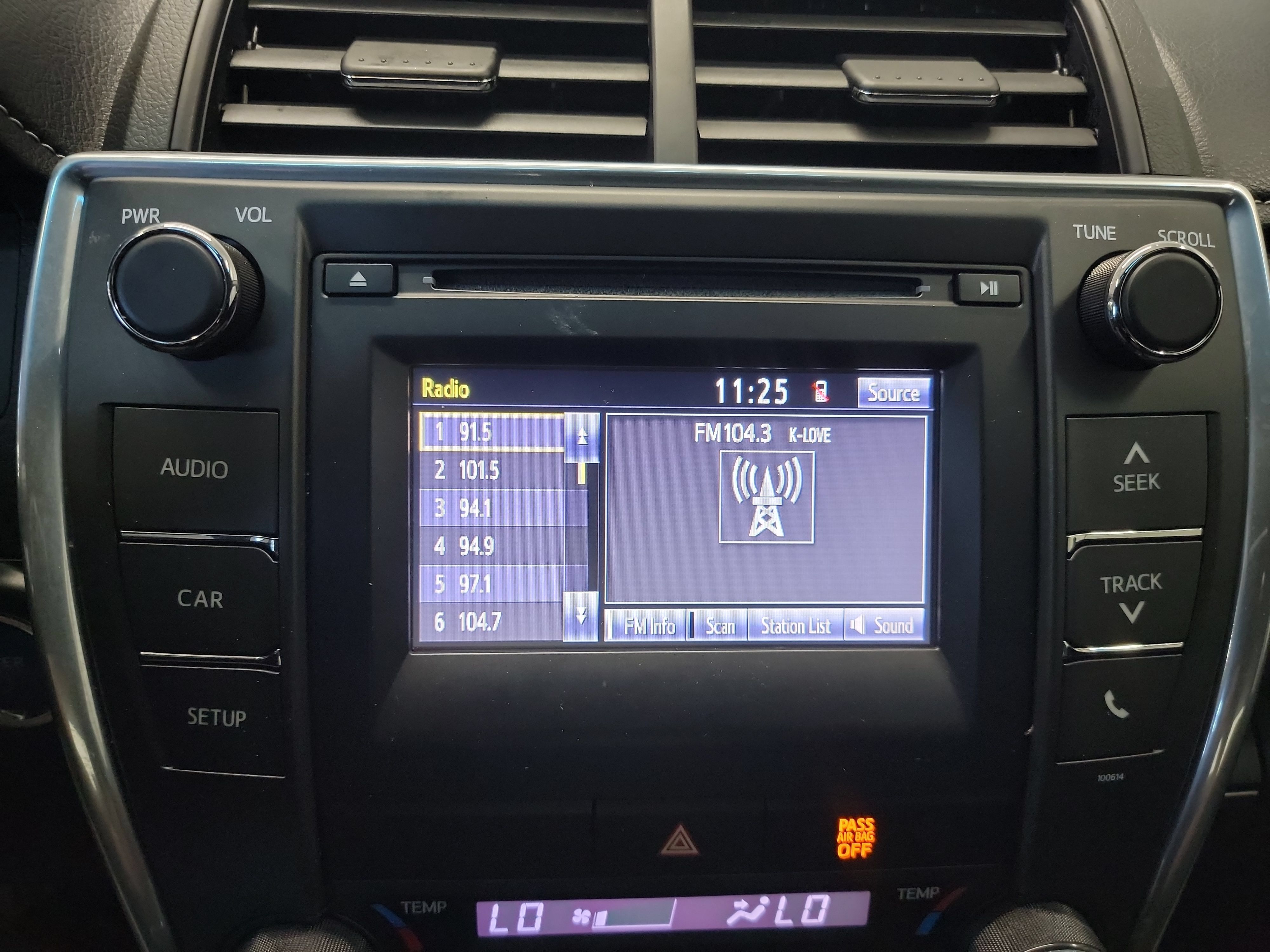 Used 2017 Toyota Camry LE FWD image 22