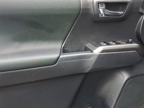 Used 2023 Toyota Tacoma TRD Off-Road w/ Technology Package image 13