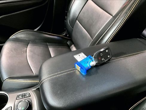 Used 2022 GMC Terrain AT4 w/ Infotainment Package II image 31