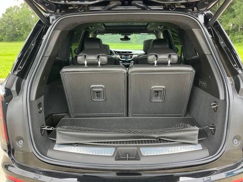 Used 2023 Cadillac XT6 Sport w/ Platinum Package AWD/4WD image 5