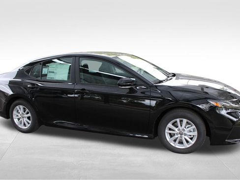 New 2026 Toyota Camry LE FWD image 16