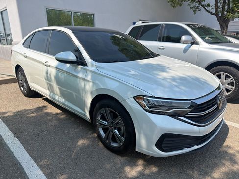 Used 2022 Volkswagen Jetta SE FWD image 15