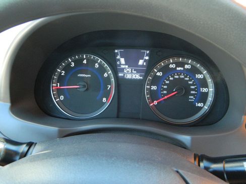 Used 2014 Hyundai Accent GLS image 17