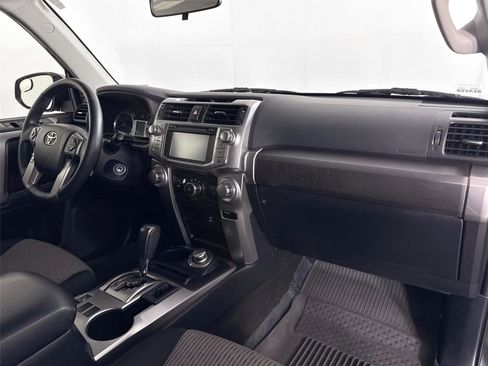 Used 2019 Toyota 4Runner SR5 AWD/4WD image 41