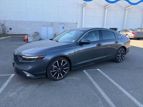 Used 2024 Honda Accord Touring image 3