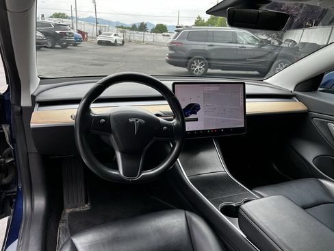 Used 2018 Tesla Model 3 Long Range RWD image 22
