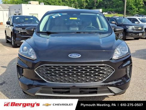 Used 2022 Ford Escape SE w/ Cold Weather Package AWD/4WD image 3