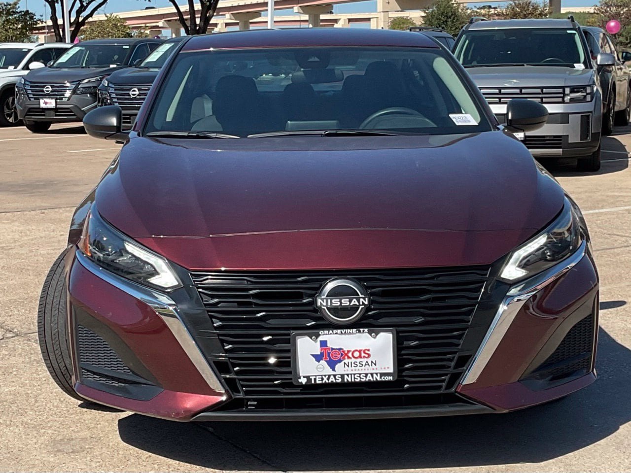 Used 2025 Nissan Altima 2.5 SV FWD image 2