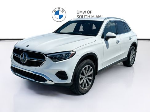 Used 2025 Mercedes-Benz GLC 300 image 3