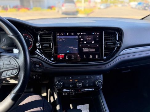 Used 2024 Dodge Durango GT RWD image 9