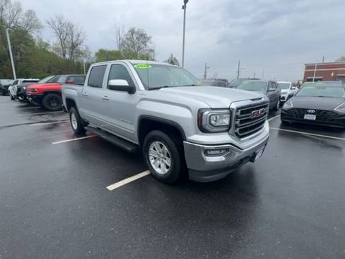 Used 2018 GMC Sierra 1500 SLE w/ SLE Value Package AWD/4WD image 2