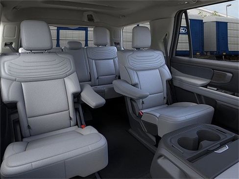 New 2025 Ford Expedition Platinum w/ Platinum Ultimate Package image 11