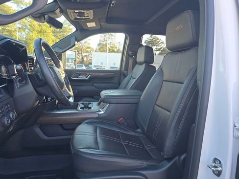 Used 2024 Chevrolet Silverado 2500 High Country w/ High Country Premium Package image 9