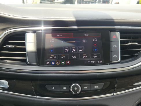Used 2022 Buick Enclave Essence FWD image 23