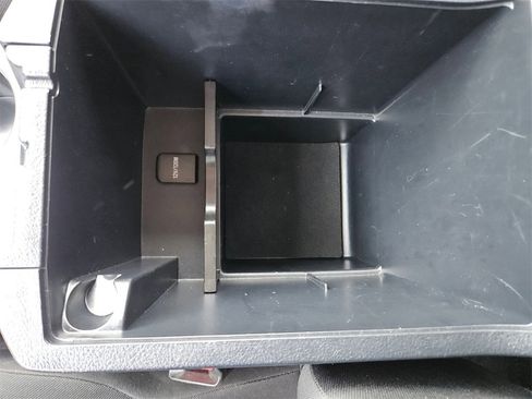 Used 2024 Toyota 4Runner SR5 image 29