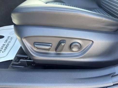 Used 2023 Toyota Camry SE image 19