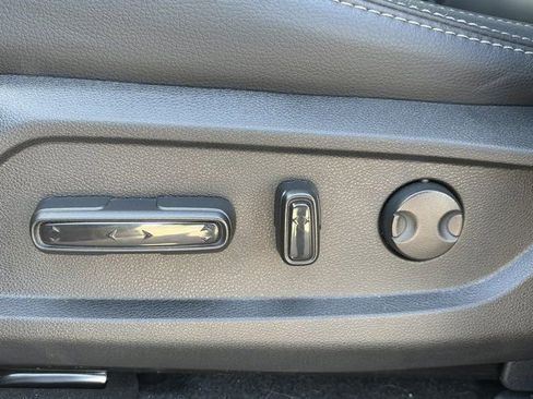 Used 2025 Honda Pilot Touring image 22