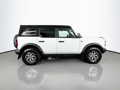 Used 2023 Ford Bronco Badlands image 8