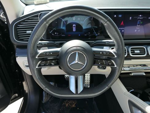 Used 2024 Mercedes-Benz GLS 580 4MATIC image 23