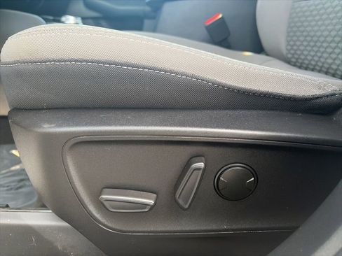 Used 2022 Ford Escape SE w/ Cold Weather Package FWD image 19