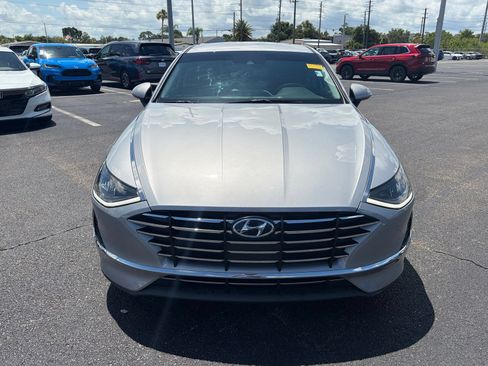 Used 2023 Hyundai Sonata SE FWD image 2