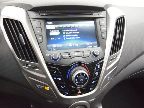 Used 2014 Hyundai Veloster w/ Style Package 02 image 22