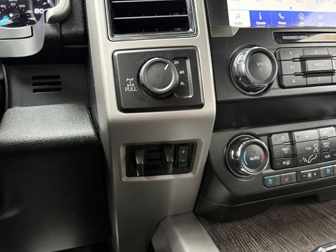 Used 2020 Ford F250 Lariat w/ Lariat Value Package AWD/4WD image 30
