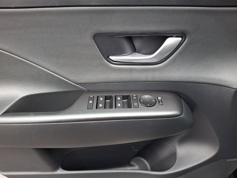 Used 2024 Hyundai Kona Limited image 12