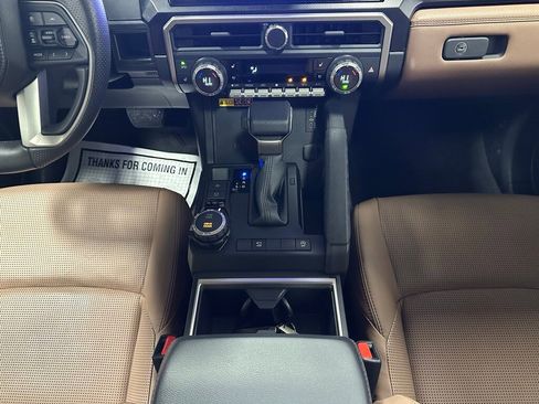 Used 2025 Toyota 4Runner Limited image 37