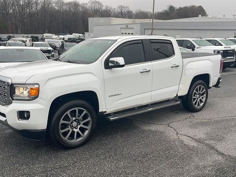 Used 2018 GMC Canyon Denali image 2
