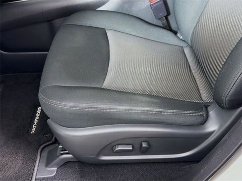 Used 2020 Nissan Pathfinder SV AWD/4WD image 19
