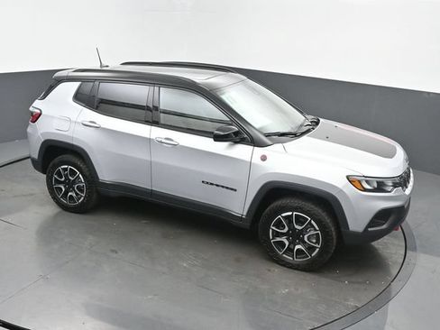 Used 2024 Jeep Compass Trailhawk w/ Sun and Sound Group AWD/4WD image 44