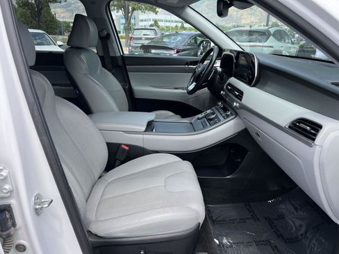 Used 2020 Hyundai Palisade SEL w/ Premium Package AWD/4WD image 17