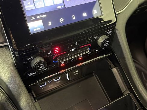 Used 2023 Jeep Grand Cherokee L Laredo w/ Luxury Tech Group I image 51